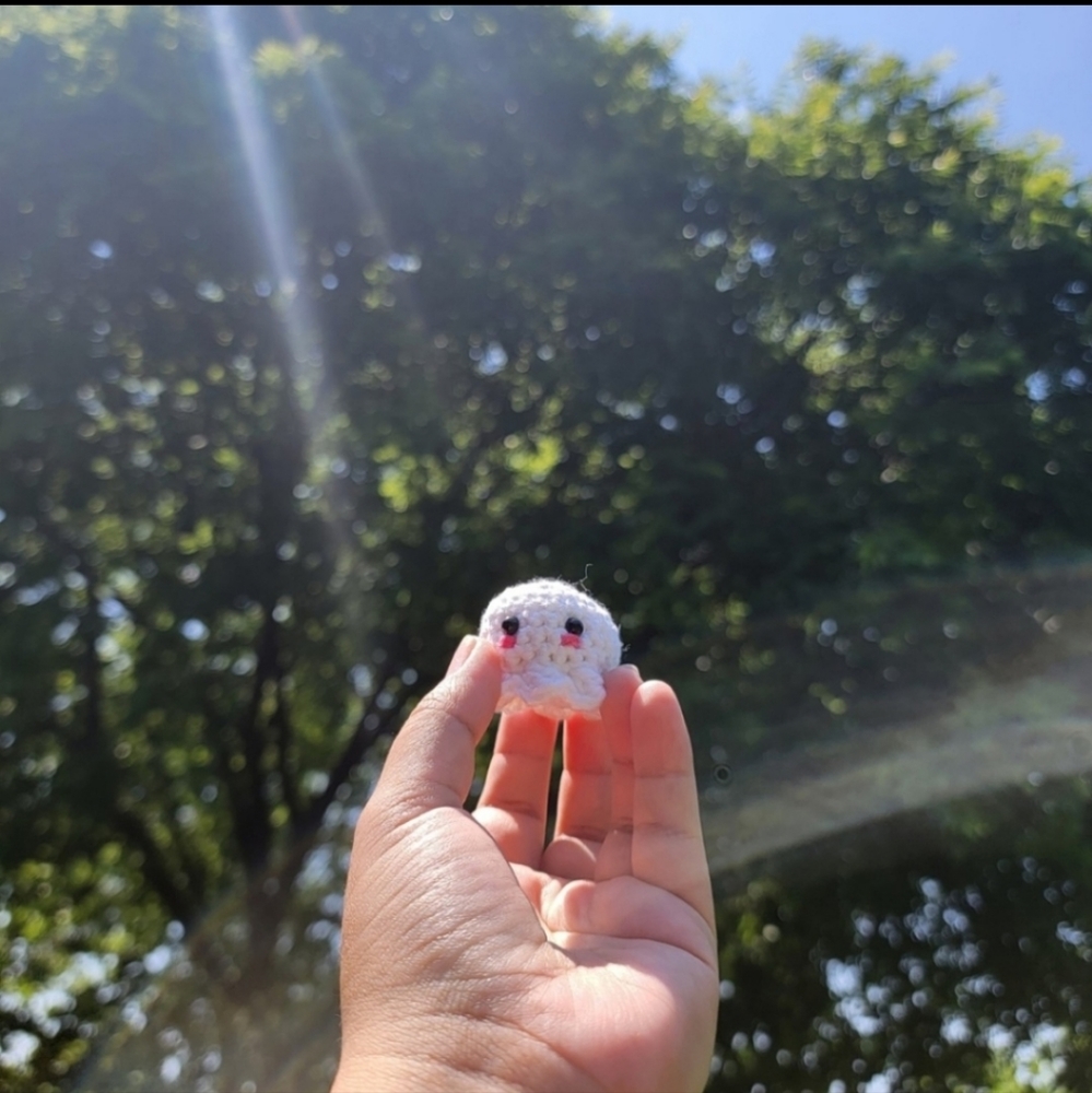[ONE] White Super Small Blushing Stress Ball Squid